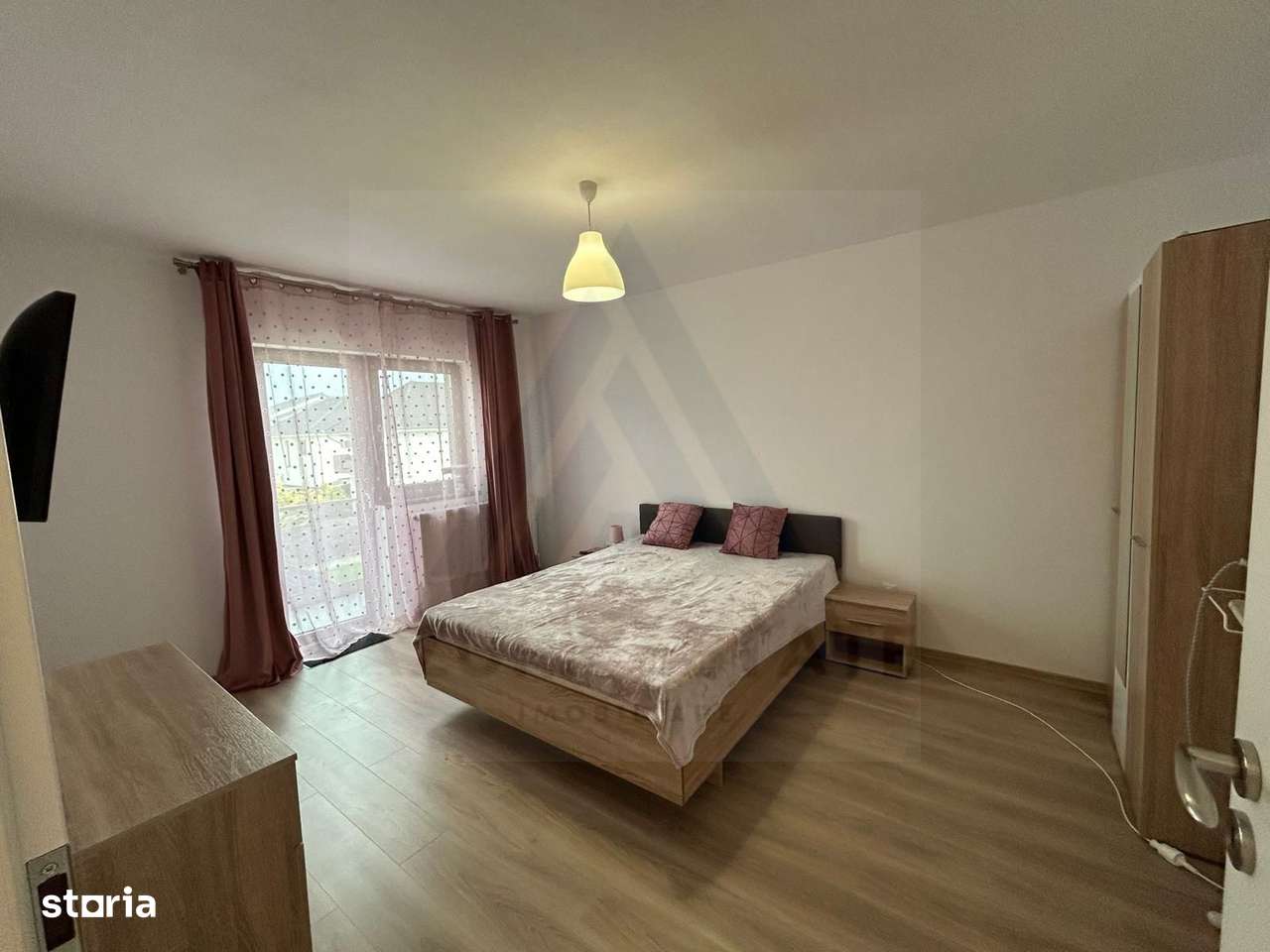 Casa moderna 4 camere carport si curte libera 200 mpu in Arhitectilor - Imagine principală: 5/8