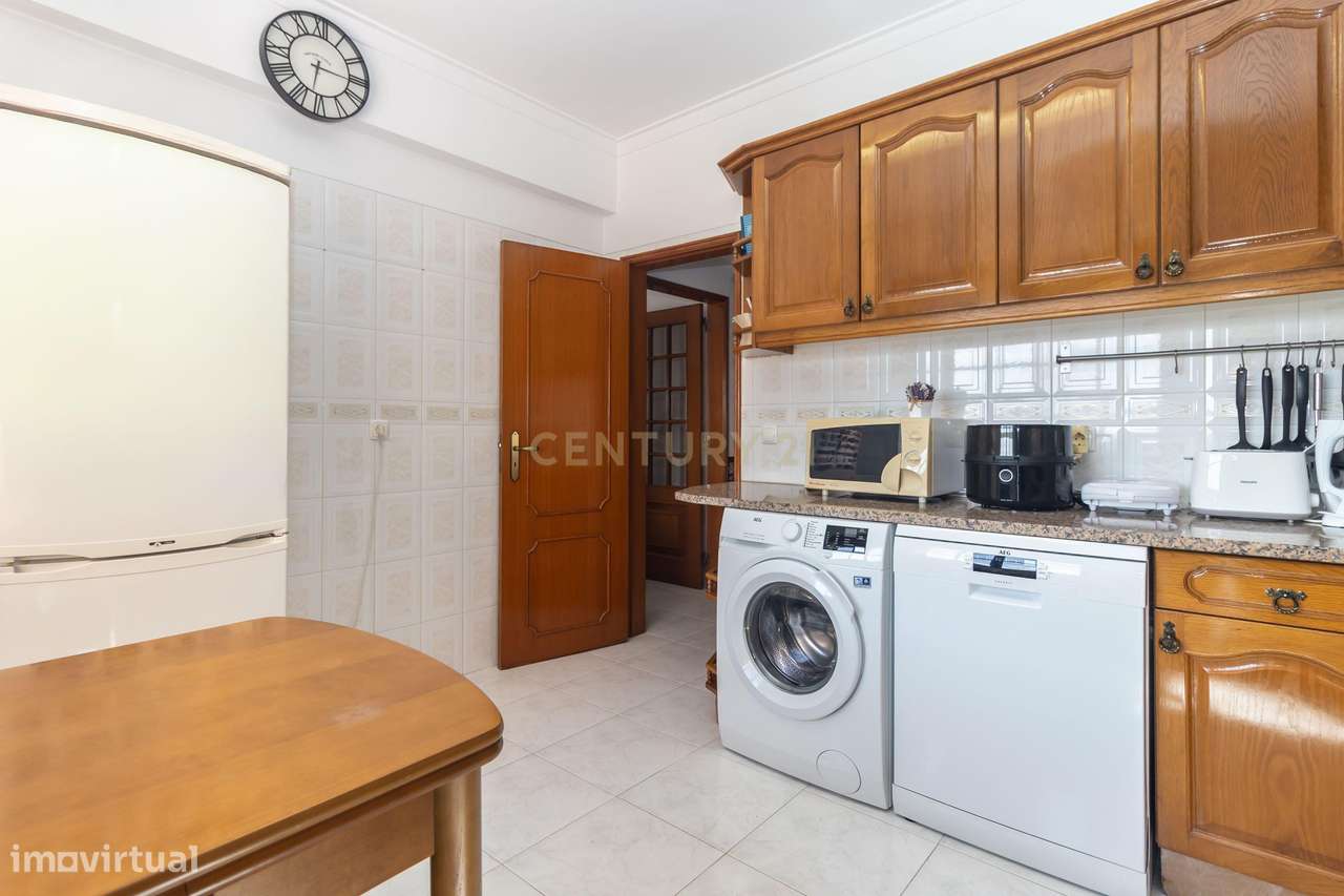 Apartamento T2 com Parqueamento, Elevador, Pronto a Habitar – Uma Opor-27
