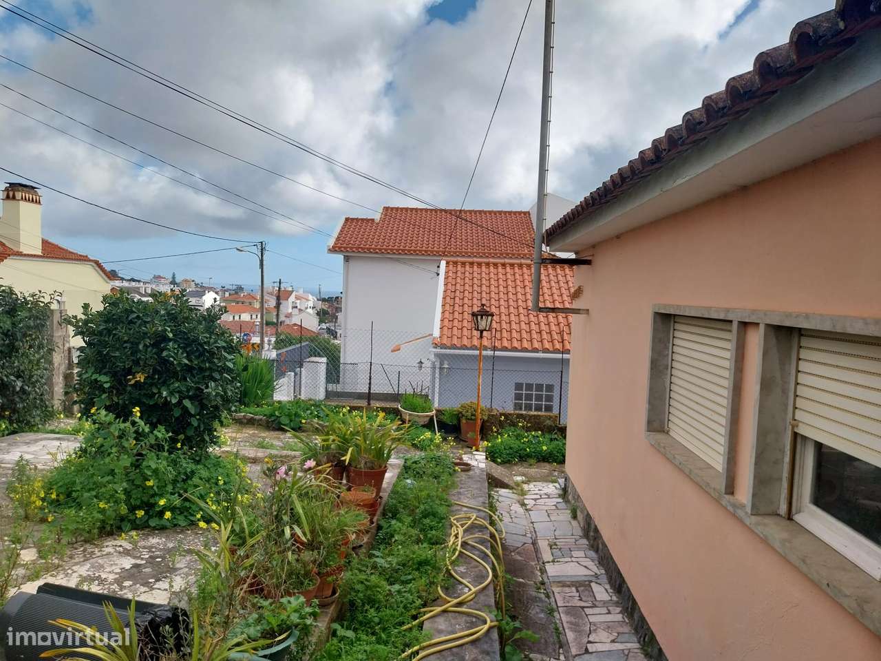 Moradia Térrea isolada na Amoreira Estoril com grande potencial.-6