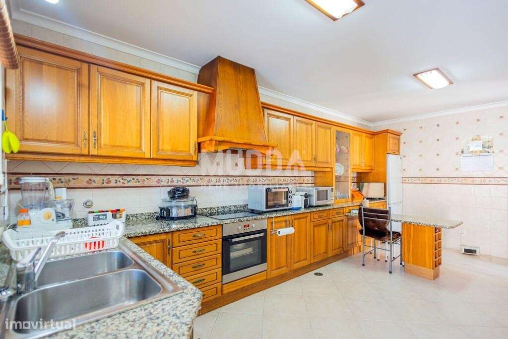 Moradia T4 à venda em Mataduços, Esgueira, Aveiro – Espaço, Conforto e-25