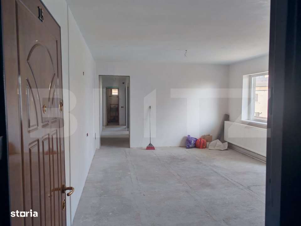 Apartament de vanzare, cu 4 camere, 85 mp, zona centrala - Imagine principală: 3/8