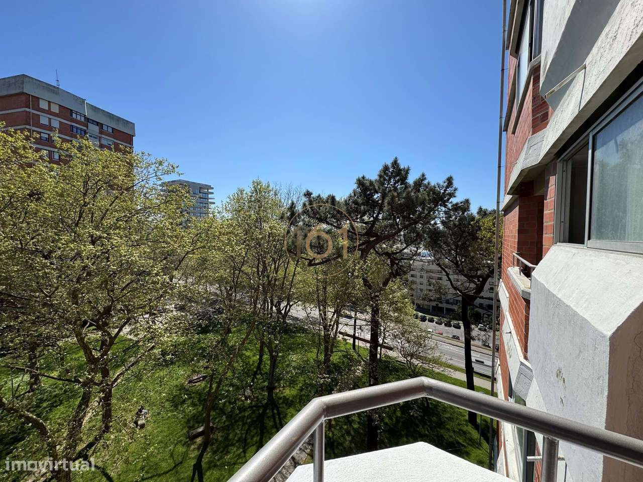 Apartamento T3 com varanda, para venda , no Porto-4