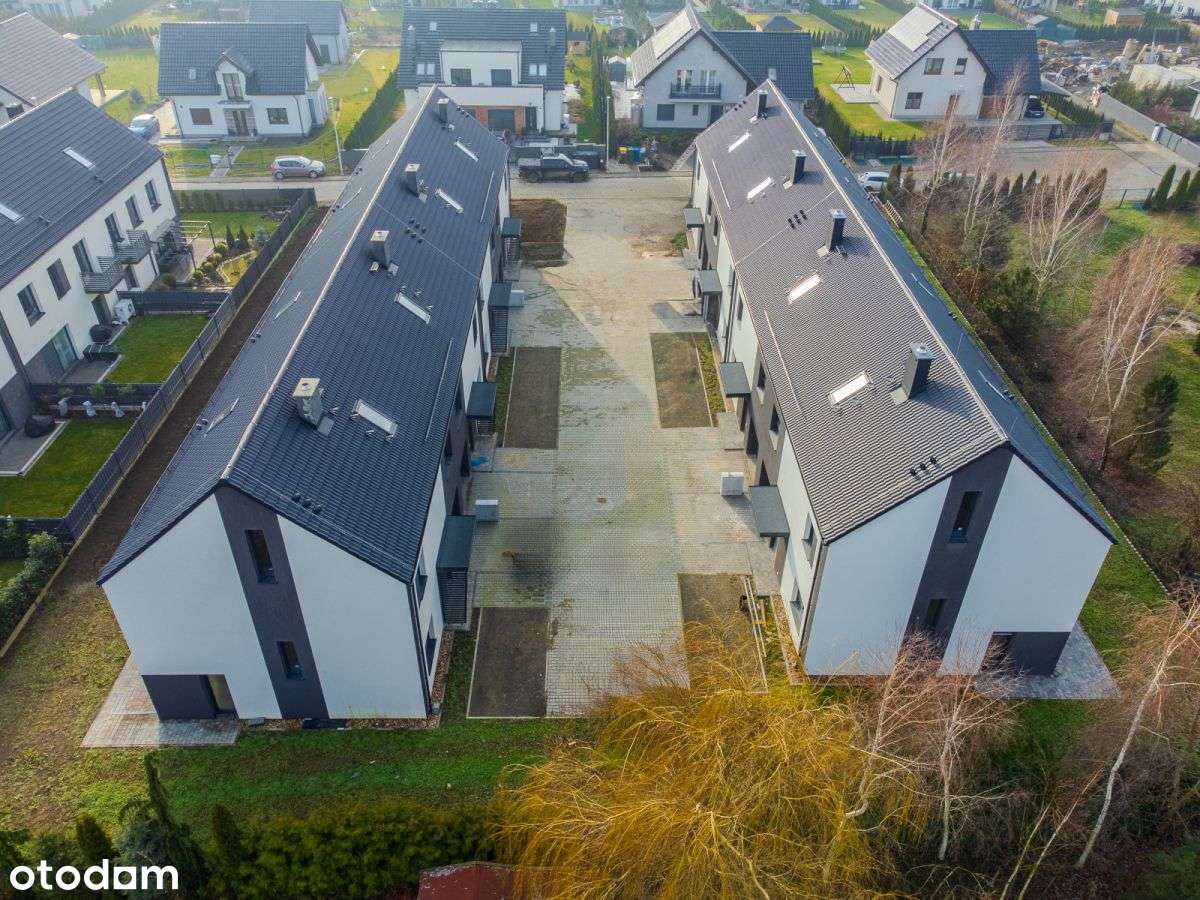Nowy duży dom w zabudowie szeregowej w Sadkowie - Pełny obrazek: 4/14