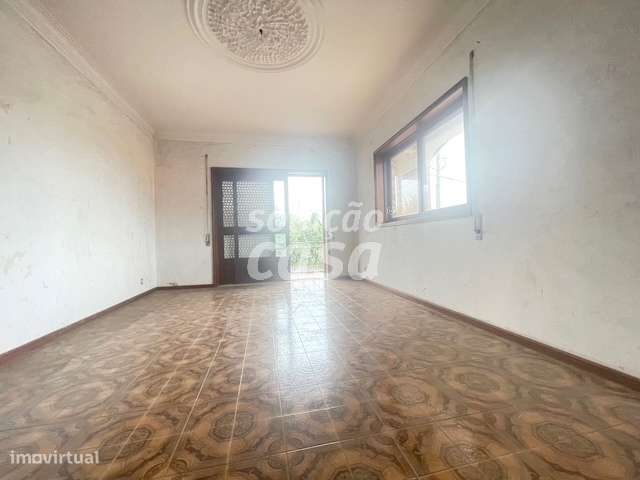 Moradia Isolada T4 para REMODELAR, com 2860m2 de Terreno!-5