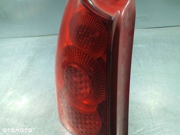 LAMPA TYLNA PRAWA PEUGEOT 307 KOMBI - 6