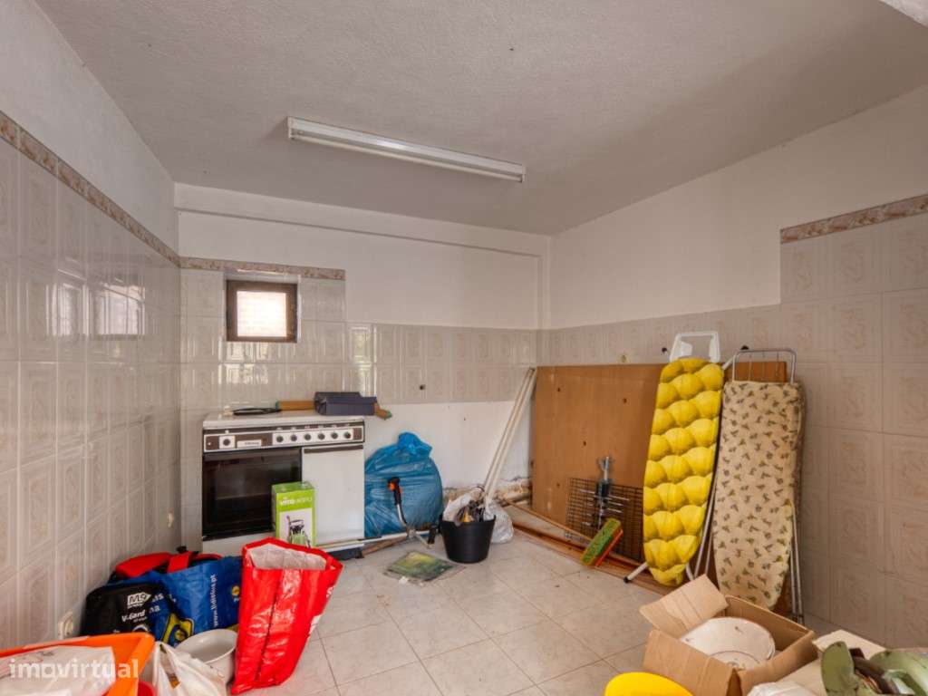 Conjunto de Cinco Imóveis urbanos com Terreno para venda em Caratão...-18