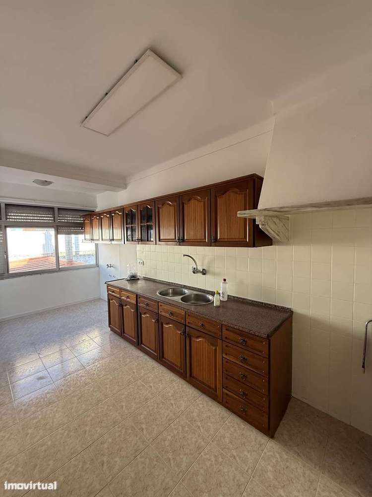 Arrenda-se 1.º andar de moradia T2+1 - Grande imagem: 5/11