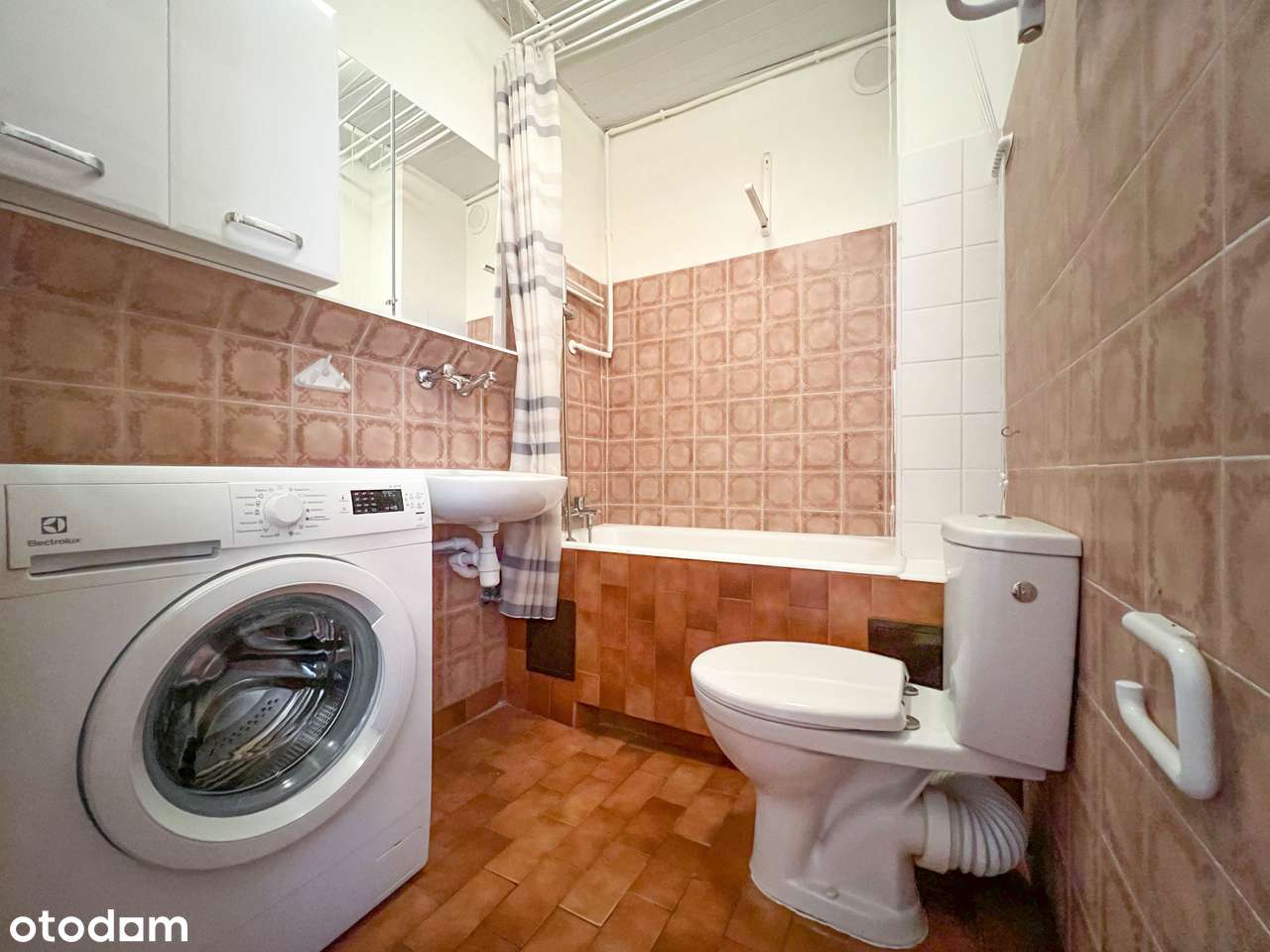 Wyposażone mieszkanie 2 pok. na II piętrze z zabudowanym balkonem!-4