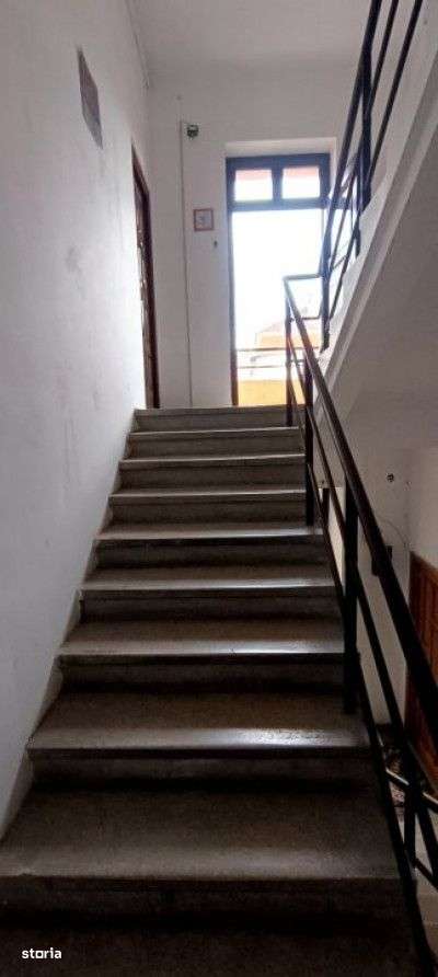 Apartament spatios cu vedere spre Tampa in casa solida-8