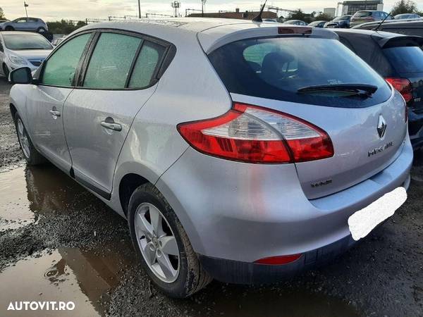 Usa dreapta fata Renault Megane 3 2009 HATCHBACK 1.9 dCI - 4