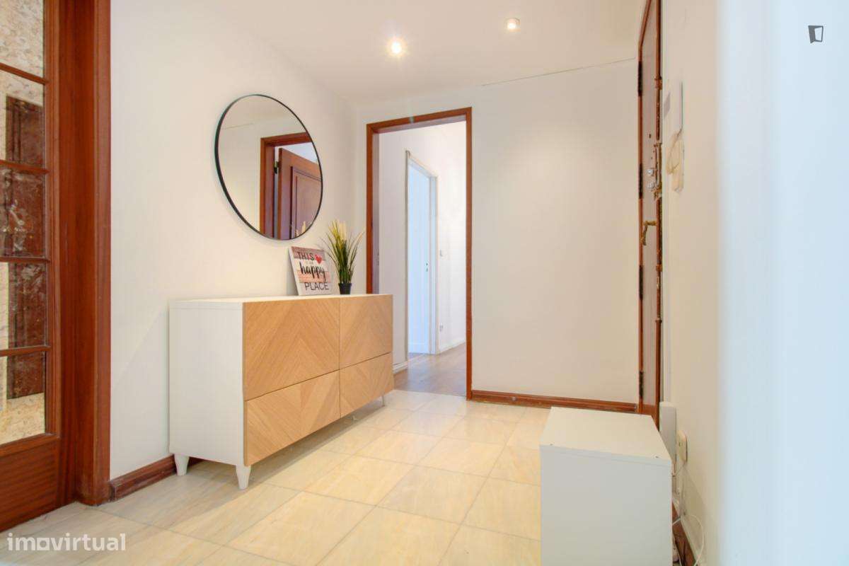 Quarto - localizado em Benfica Lisbon - Grande imagem: 2/6