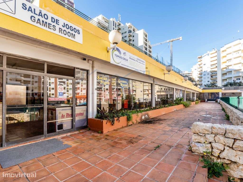 Piscinas de água salgada e zona de Lazer - Empreendimento Clube Pra...-20