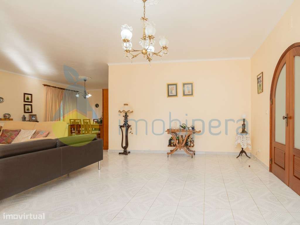 NAO PERCA ESTA GRANDE OPORTUNIDADE! FABULOSA MORADIA V3 DE GRANDES ...-8