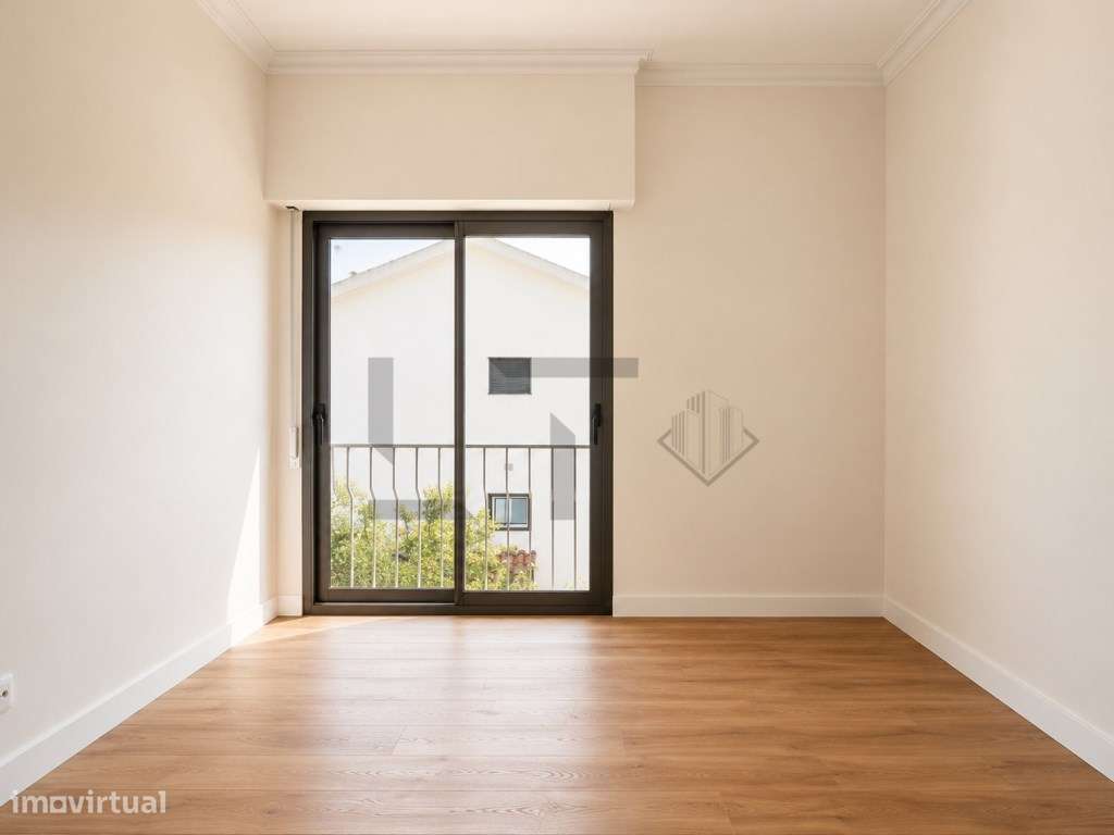 Moradia T4 em Banda totalmente Renovada com Garagem, para Venda na ...-29