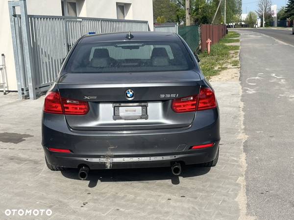 BMW Seria 3 335i xDrive - 37