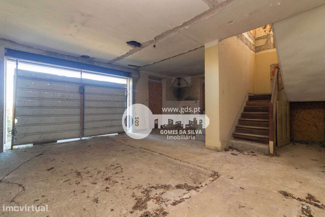 Moradia para Restauro com Projeto Aprovado - Junto ao Sameiro | Braga-16
