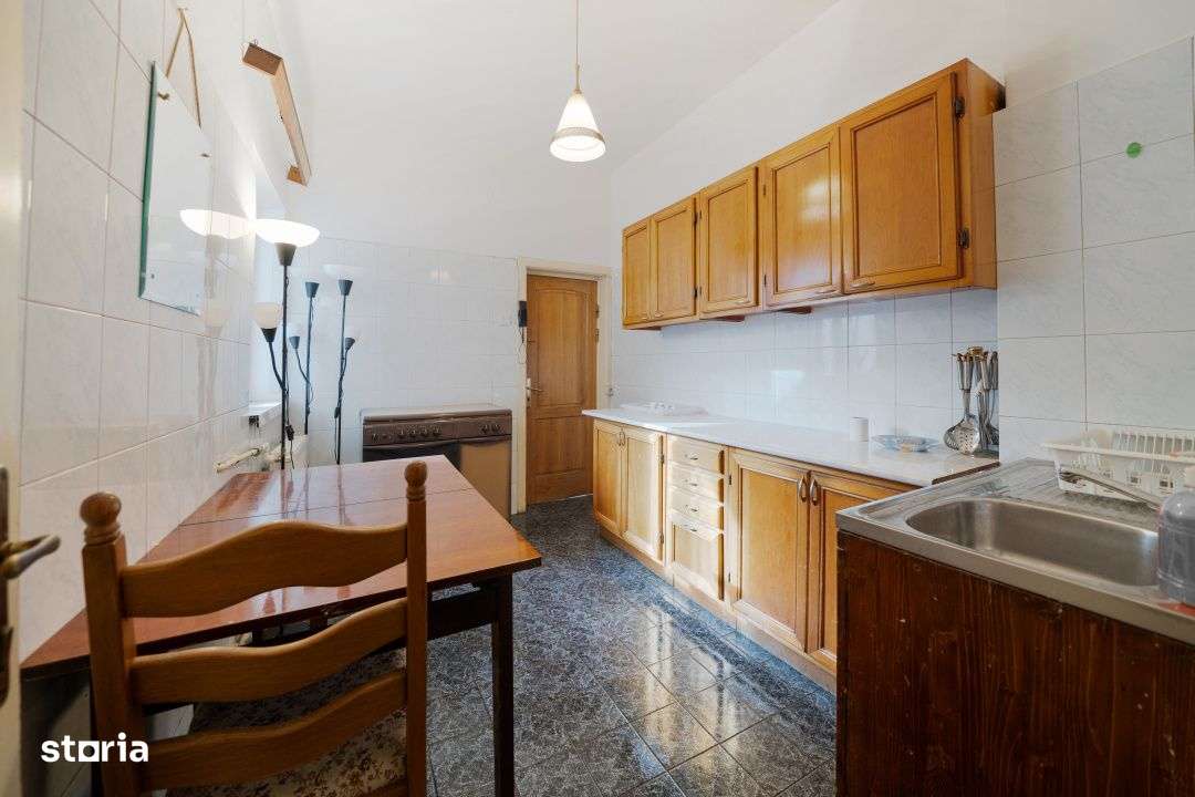 Etaj 1/Vila*120 mp utili+80 mp spatii comune*PRO TV*-12