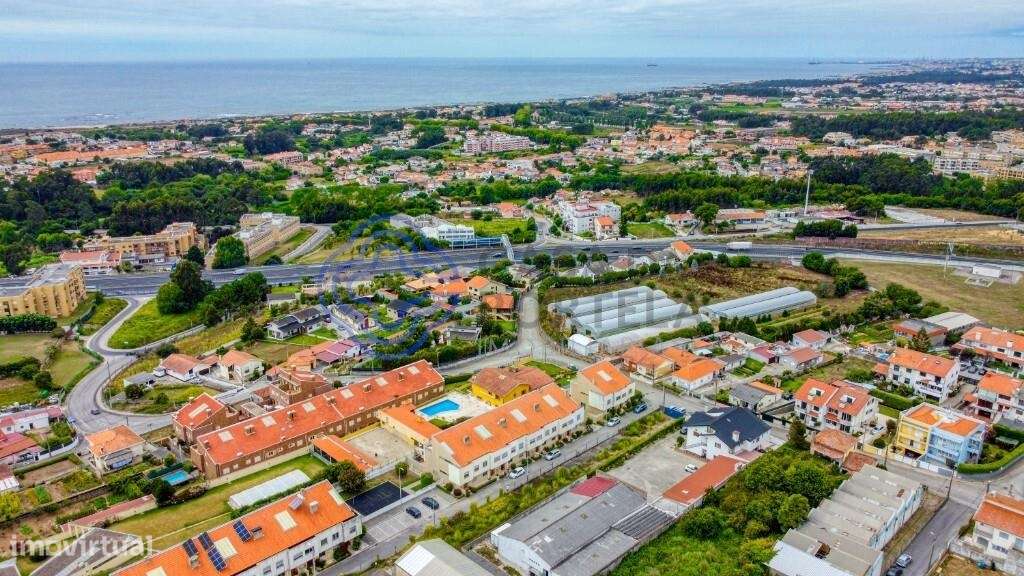 Excelente Moradia Em Banda de Construção Sólida, com muito Espaço e Lu - Grande imagem: 4/45