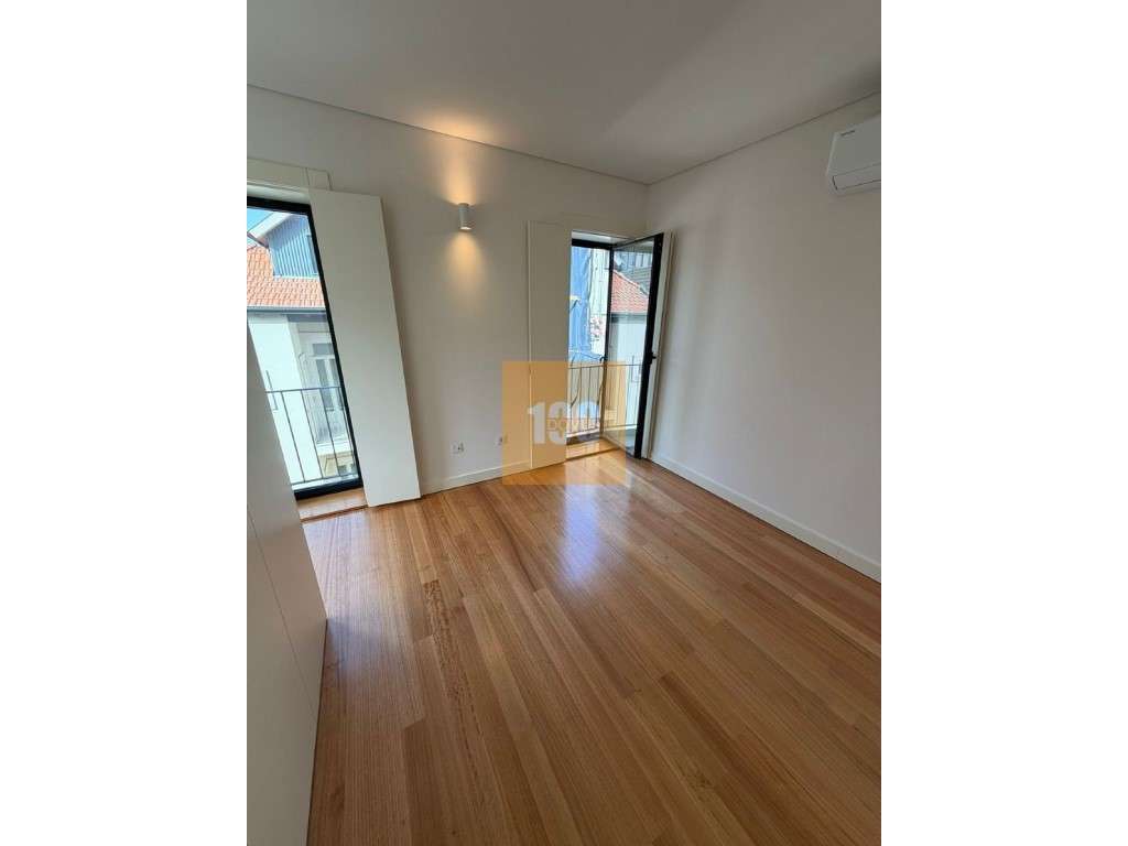 Moradia com jardim em Matosinhos Sul-17