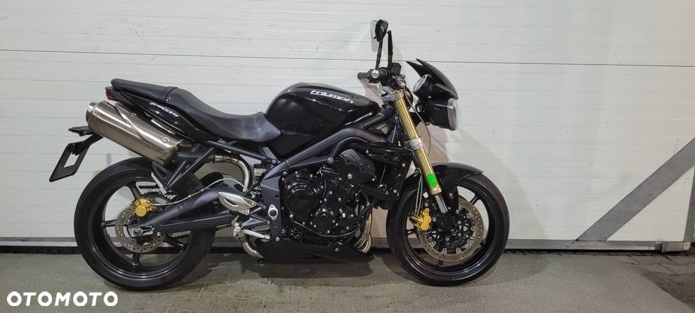 Triumph Street Triple - 23