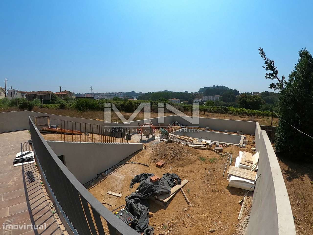 Moradia V4 -c/ piscina - 5 km do Porto-40