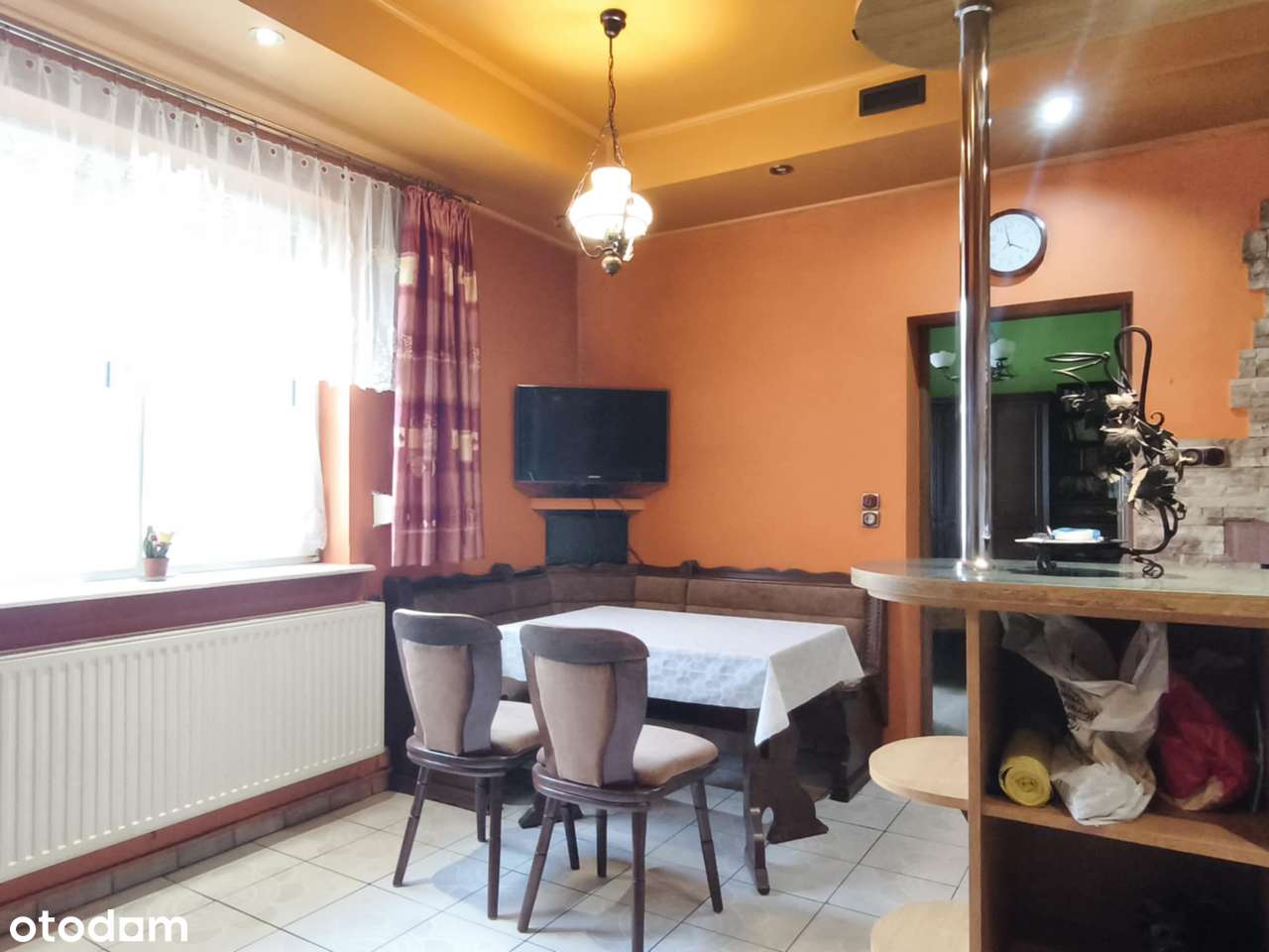 Solidnie zbudowany dom w dobrej lokalizacji.-5