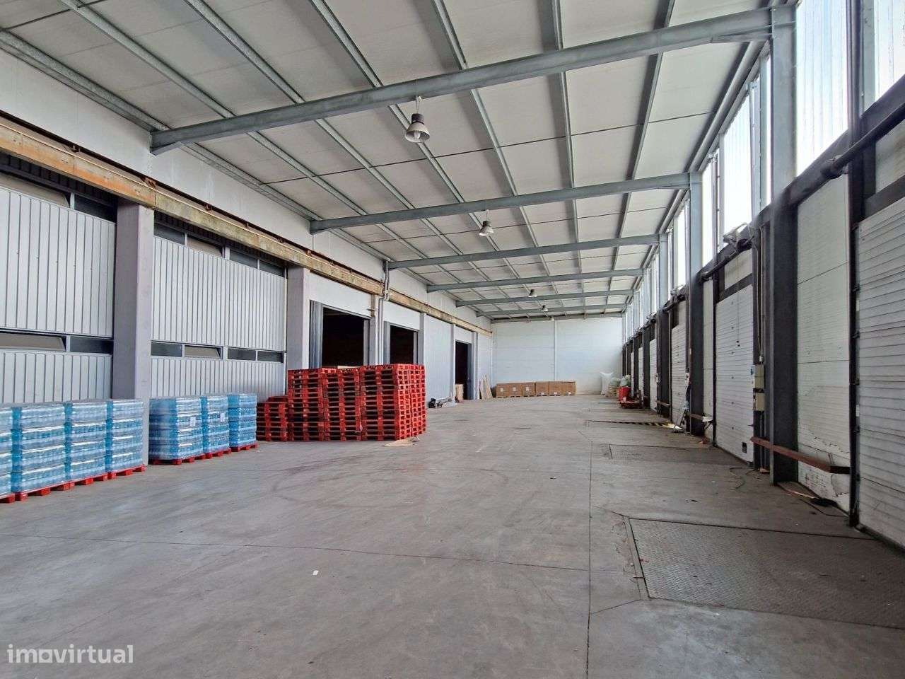 Armazém Logístico Arrendamento | 7.800 m2 | Setúbal | 4 Cais - Grande imagem: 4/25
