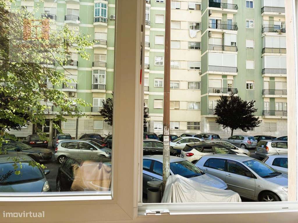 Rua Doutor João de Barros
T2 c/ Arrecadação de 27m2-19