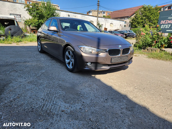 Dezmembrez Bmw F30 320D 2.0 Diesel N47D20C Manual 6+1 Climatronic - Dezmembrari Arad - 6