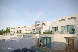 Andar Moradia T3 com terraço em condominio de luxo com piscina  próxim