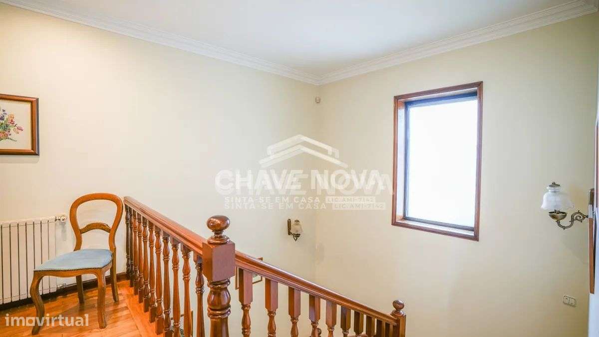 MORADIA V4 C/ PISCINA E TERRENO C/ ÁRVORES DE FRUTO-15