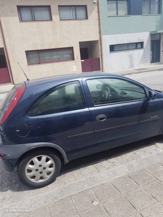 Opel Corsa 1.2 16V Confort - 2