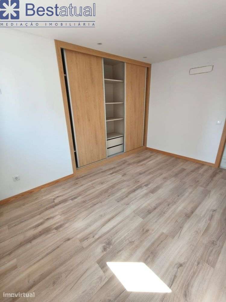 Apartamento T3 c/Lugar de Garagem P/ 2 Carros-21