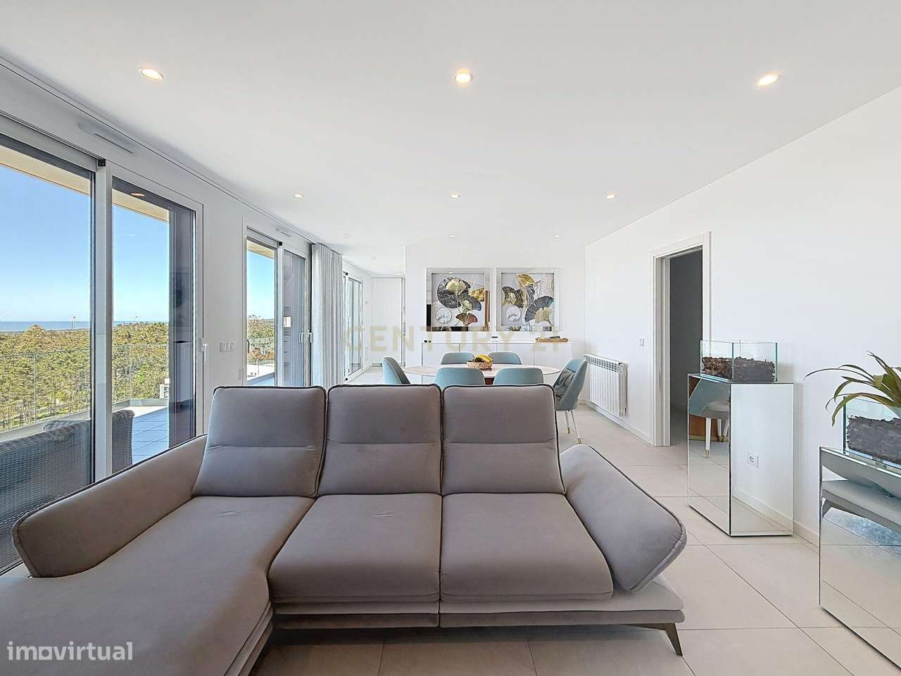 Último piso, vista total de mar e luz natural em cada detalhe — um T3 - Grande imagem: 3/39