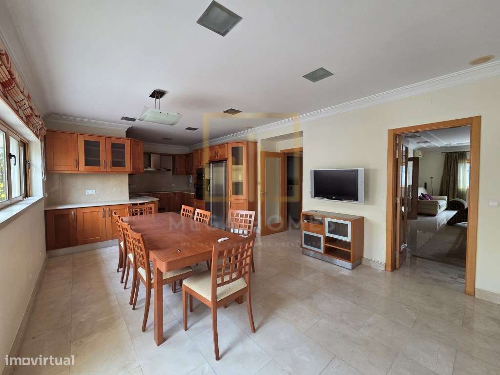 Moradia T5 com piscina + Apartamento T3, em centro de Lagoa (Algarve) - Grande imagem: 5/59
