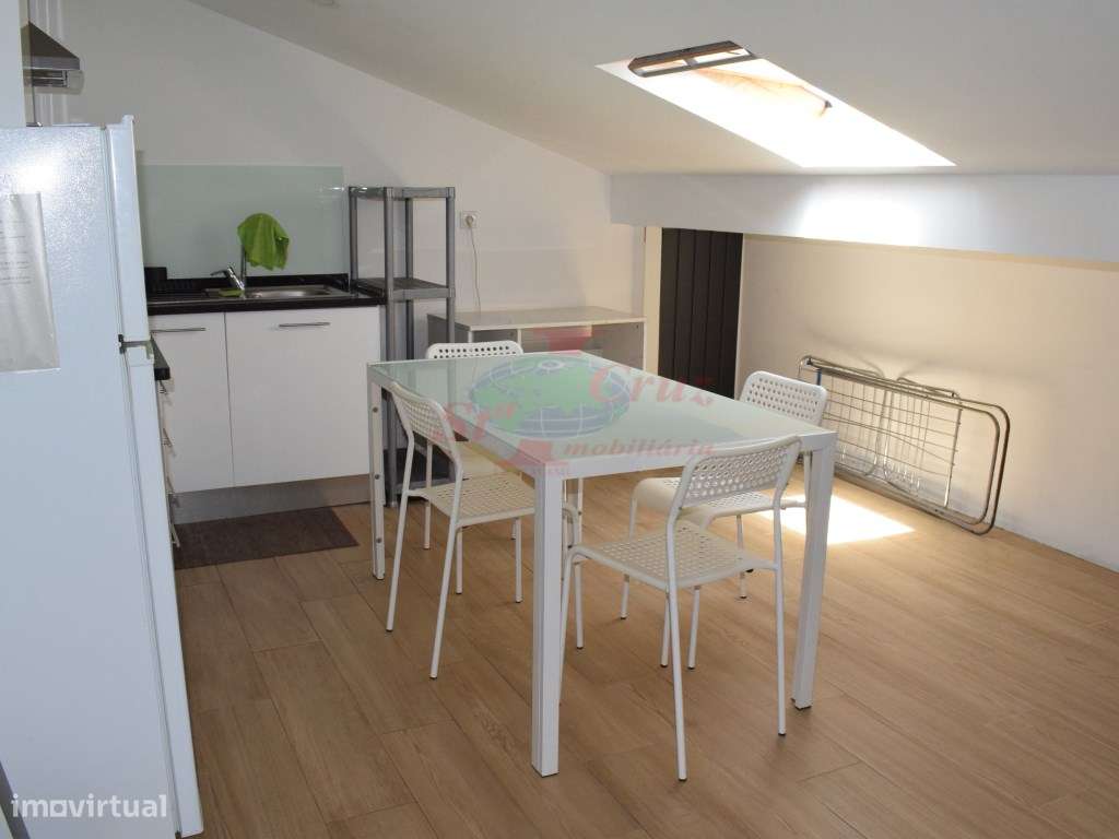 Apartamento T3 + Sótão Dividido - Pinhal de Marrocos-6