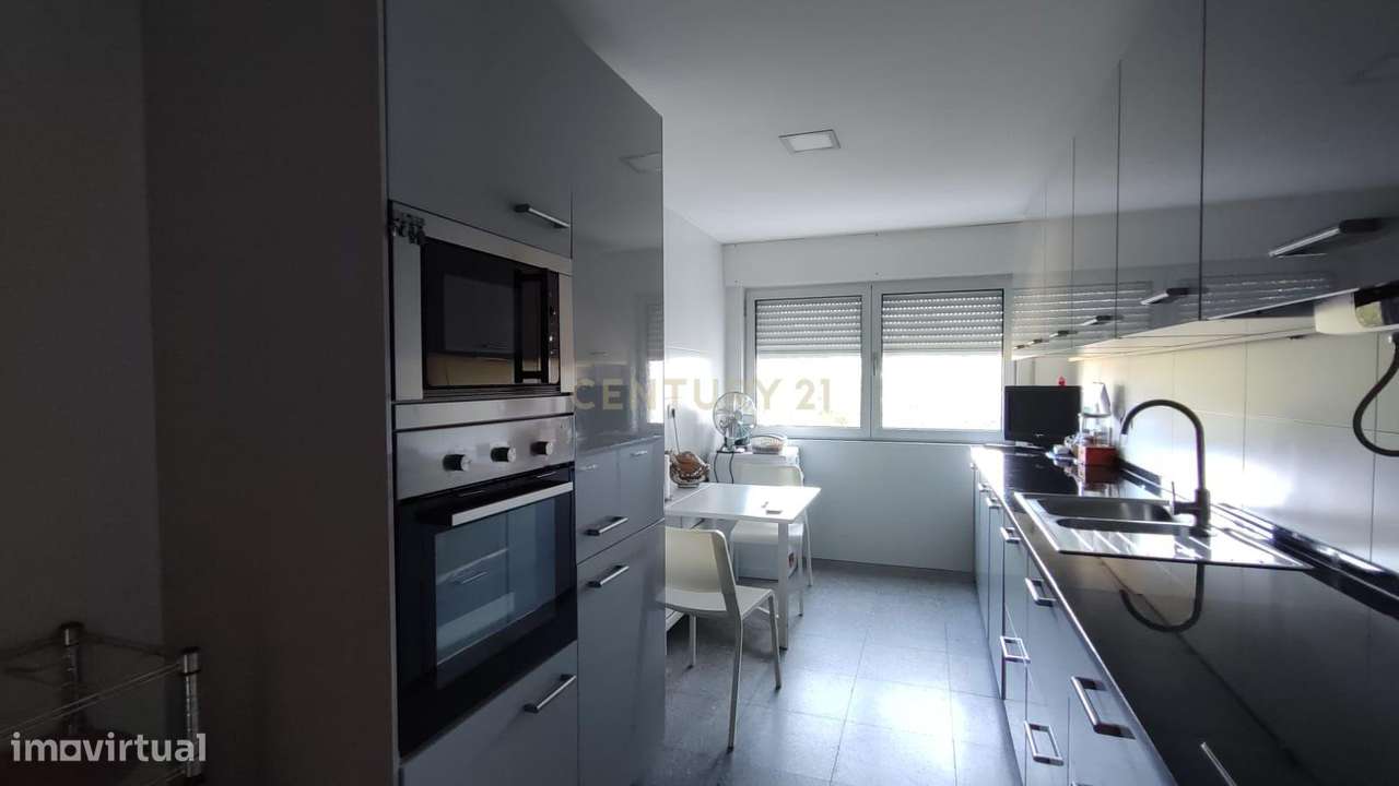 Magnífica propriedade T2 em Linda-A-Velha, Lisboa-26