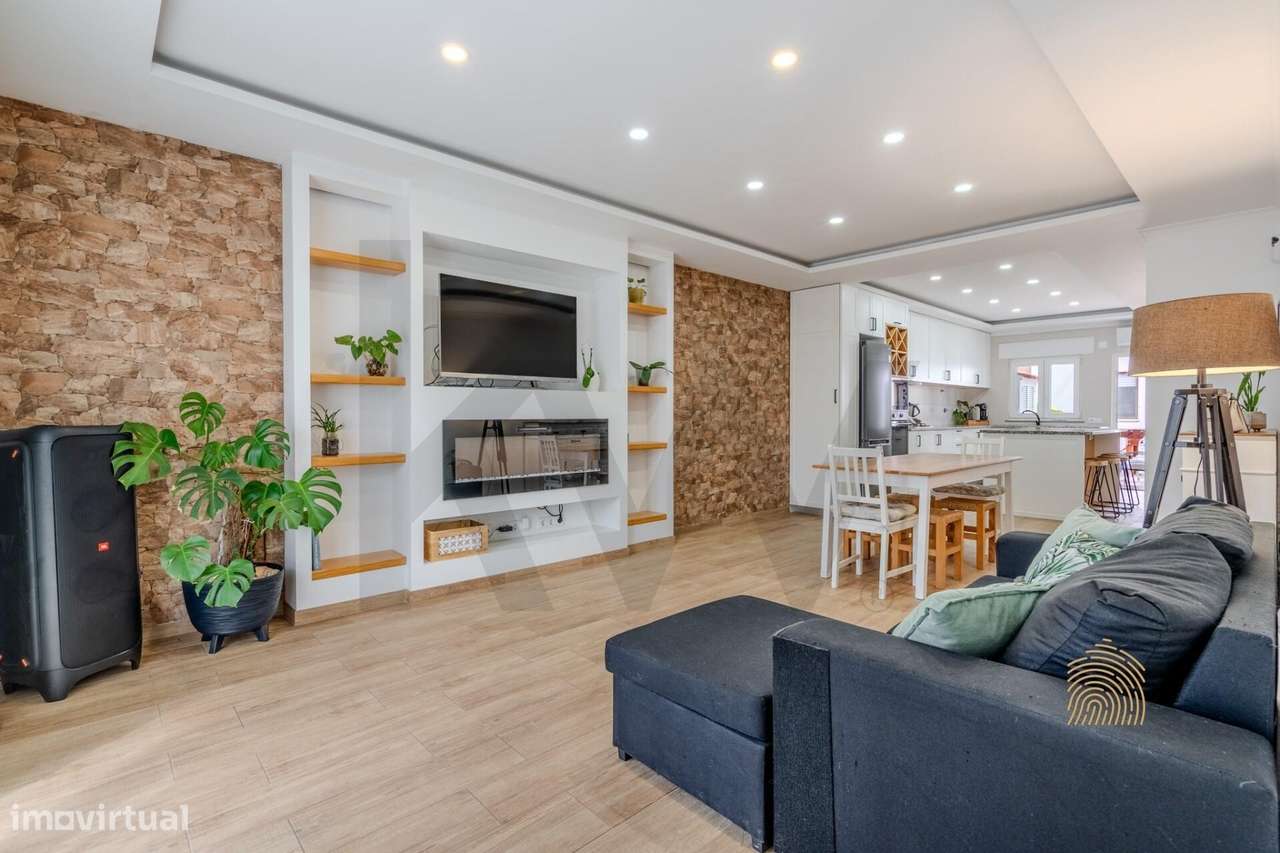Moradia T4 remodelada com jardim, terraço e garagem | Vendas Novas-10