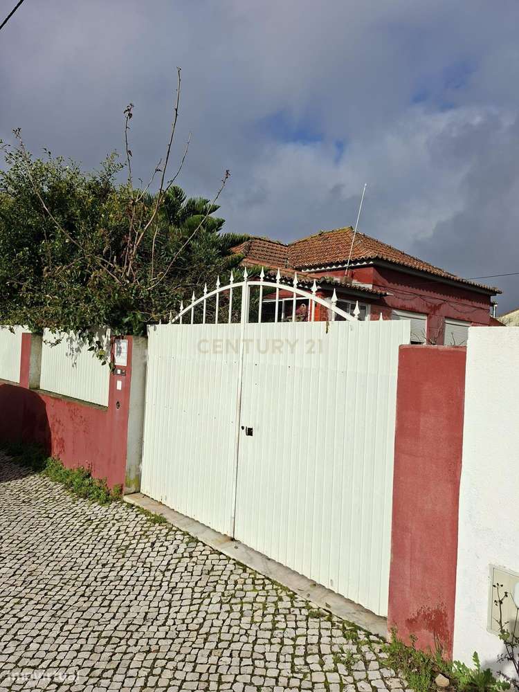 Moradia T4 C/ 1200m2 - Para Remodelação-13