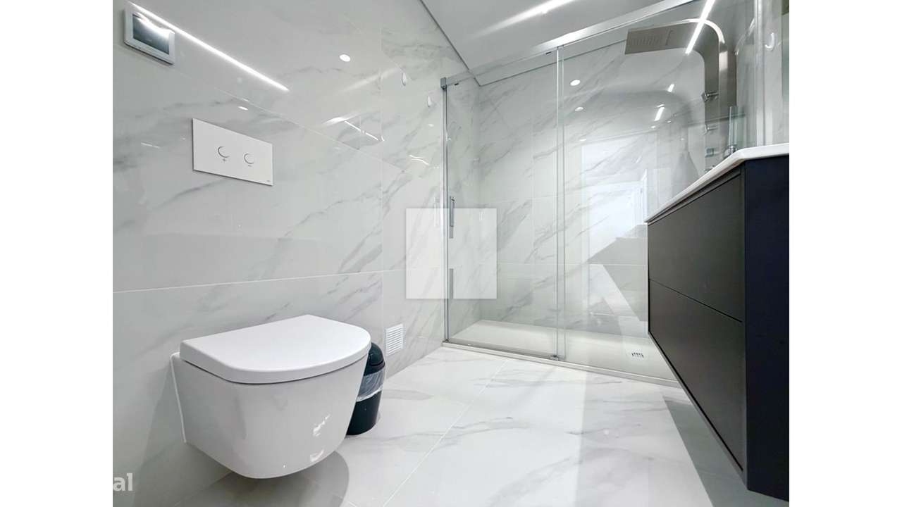 Moradia T4 Nova e Completa-28