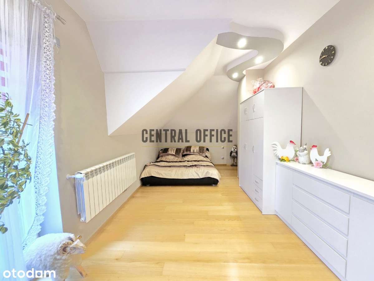 Piękny dom, z garażami i mieszkaniem Niebylec-9