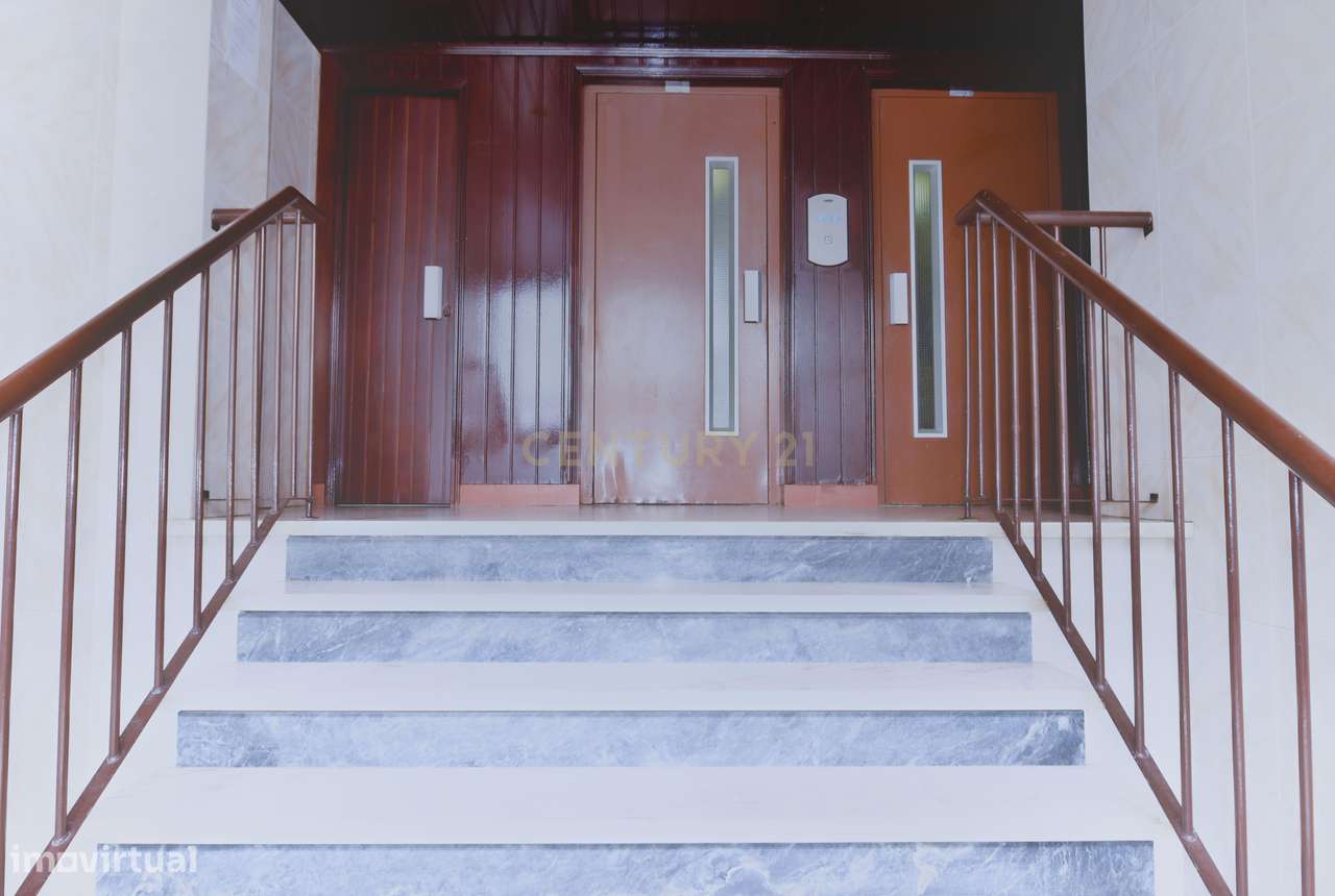 APARTAMENTO T1 - RINCHOA, RIO DE MOURO-17