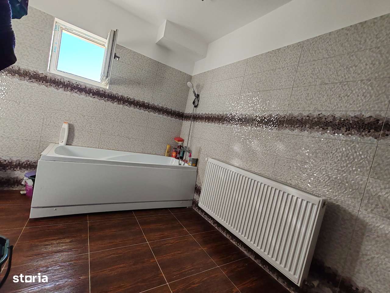 Vilă P+1 Bascov, 240 mp, teren 550 mp, toate utilitatile, asfalt - Imagine principală: 4/9