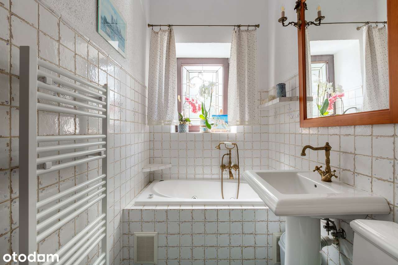 Unikatowe mieszkanie willowe dla konesera z dużym ogrodem-11