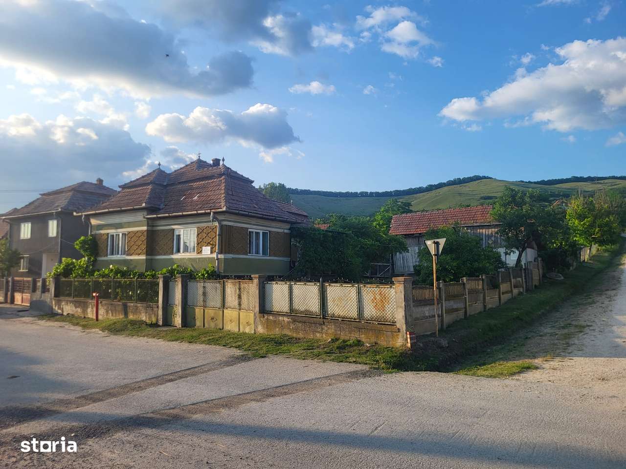 Casă cu grădină satul Asinip, jud Alba – 40.000€, direct la proprietar - Imagine principală: 2/7