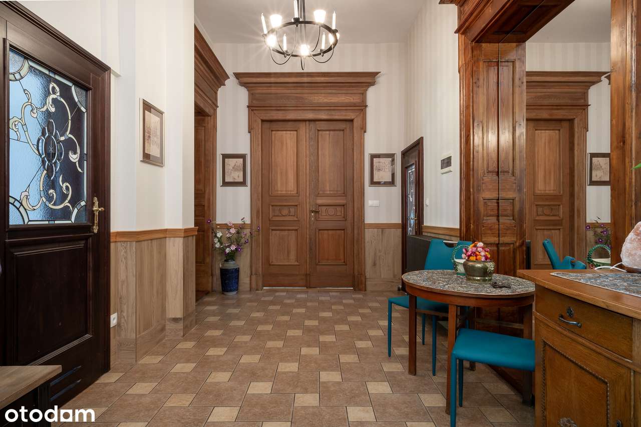 Unikatowe mieszkanie willowe dla konesera z dużym ogrodem-12