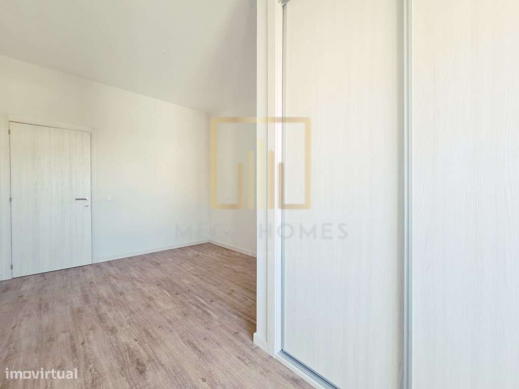 T4, Novo, último piso, em Fojo, Portimão-16