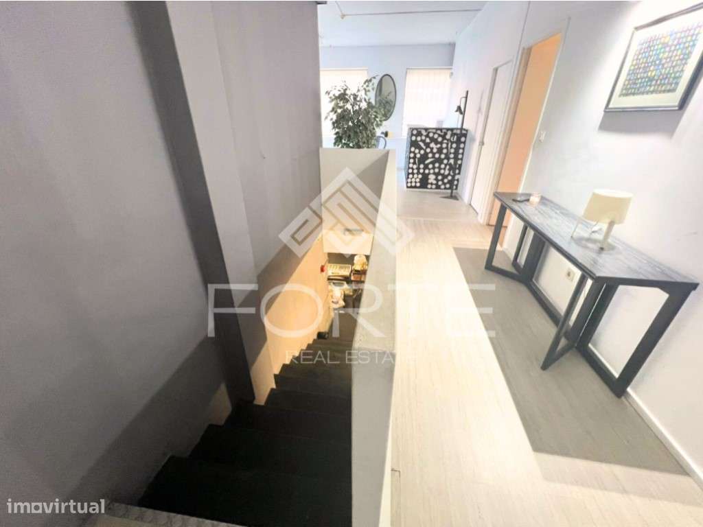 Espaço Comercial c/ armazém-5