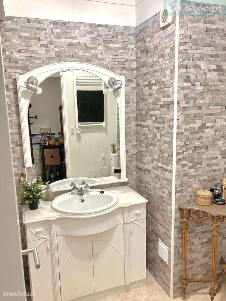 Apartamento T5 renovado e com terraço - Queluz-27