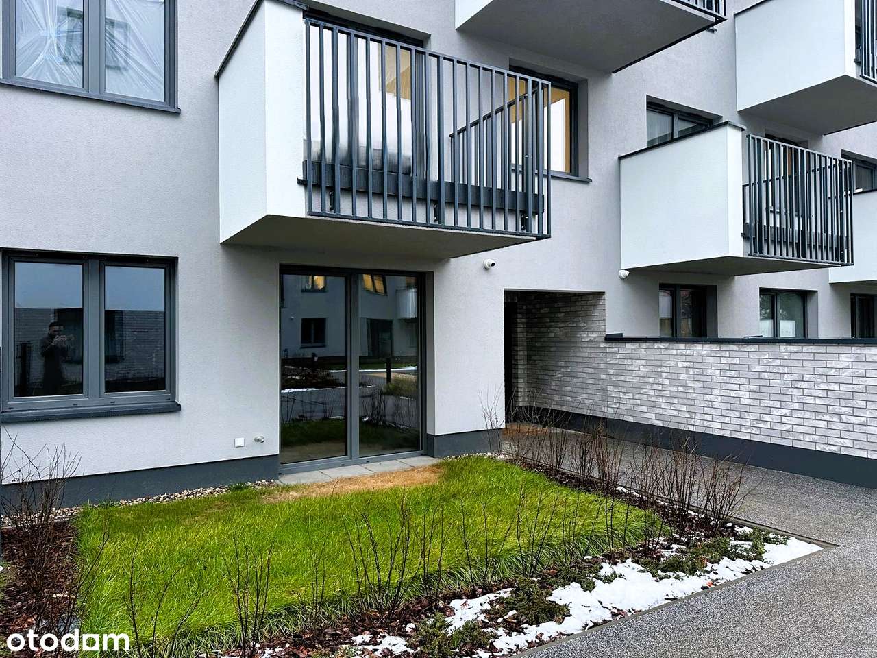 Dwupokojowe mieszkanie z ogródkiem, z systemem Smart Home blisko metra - Pełny obrazek: 1/10